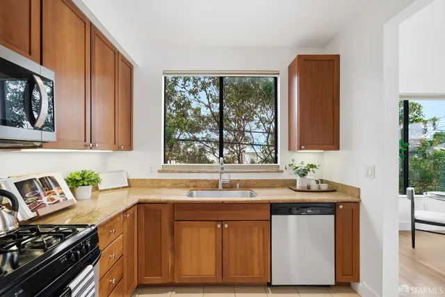 $929,000 | 2401 44th Avenue, Unit 1, San Francisco, CA 94116