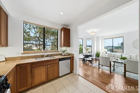 $929,000 | 2401 44th Avenue, Unit 1, San Francisco, CA 94116