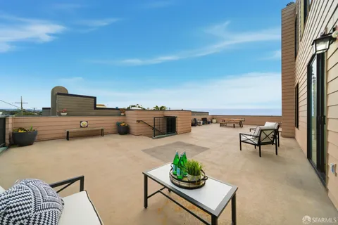 $929,000 | 2401 44th Avenue, Unit 1, San Francisco, CA 94116