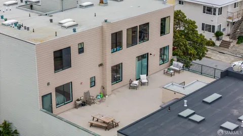 $929,000 | 2401 44th Avenue, Unit 1, San Francisco, CA 94116