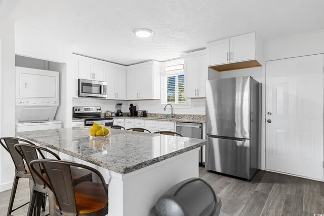 $1,075 | 409 17th Avenue North, Unit 1, Myrtle Beach, SC 29577