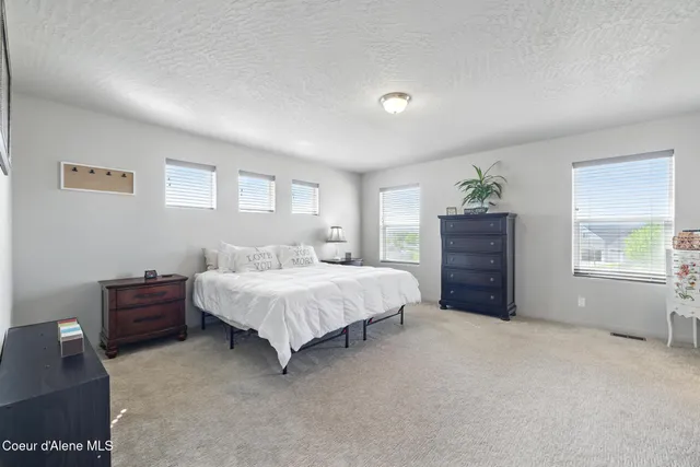 $649,900 | 1622 North Minam Loop, Post Falls, ID 83854