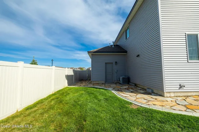 $649,900 | 1622 North Minam Loop, Post Falls, ID 83854