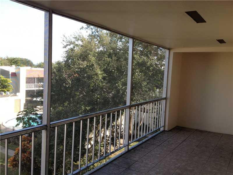 618 Northwest 13th Street, Unit 360 Boca Raton, FL 33486 - Photo 4 of 9 Exterior Front