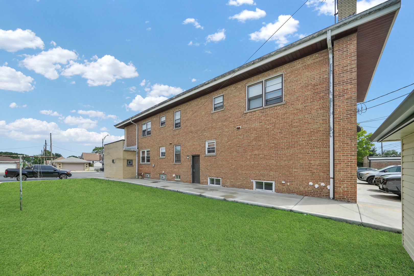 5550 South Pulaski Road Chicago, IL 60629 - Photo 4 of 37 Gallery Image 4