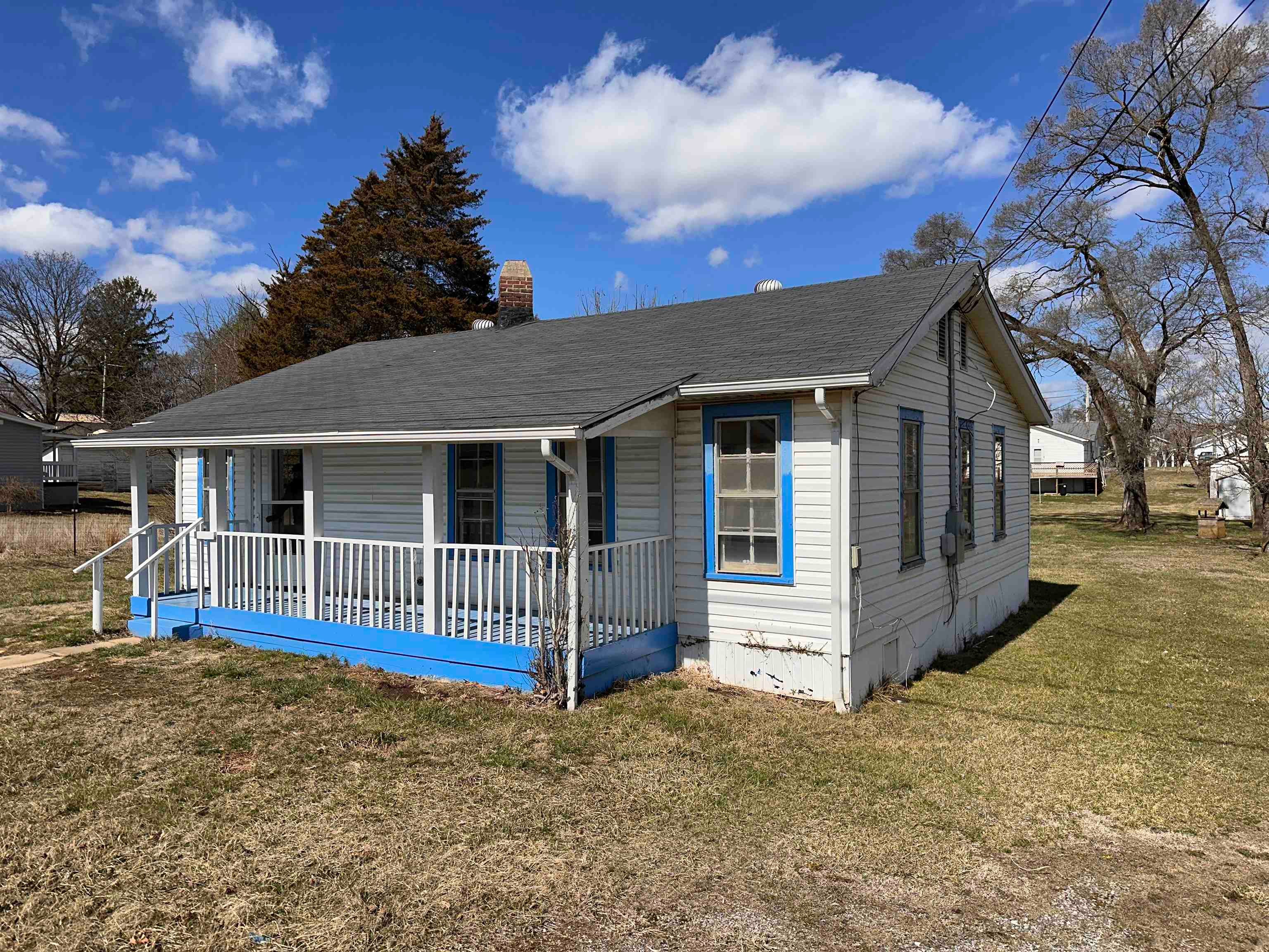 438 Store Hill Road Austinville, VA 24312 - Photo 3 of 16 Gallery Image 3