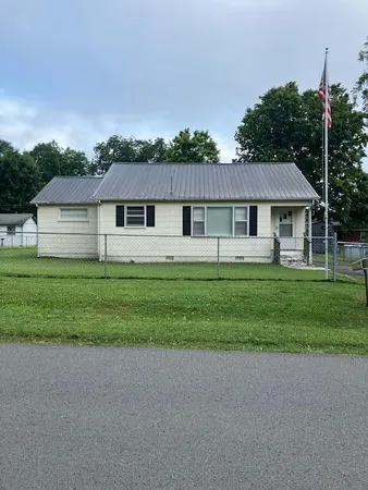 $185,000 | 206 West 2nd Street, Jasper, TN 37347