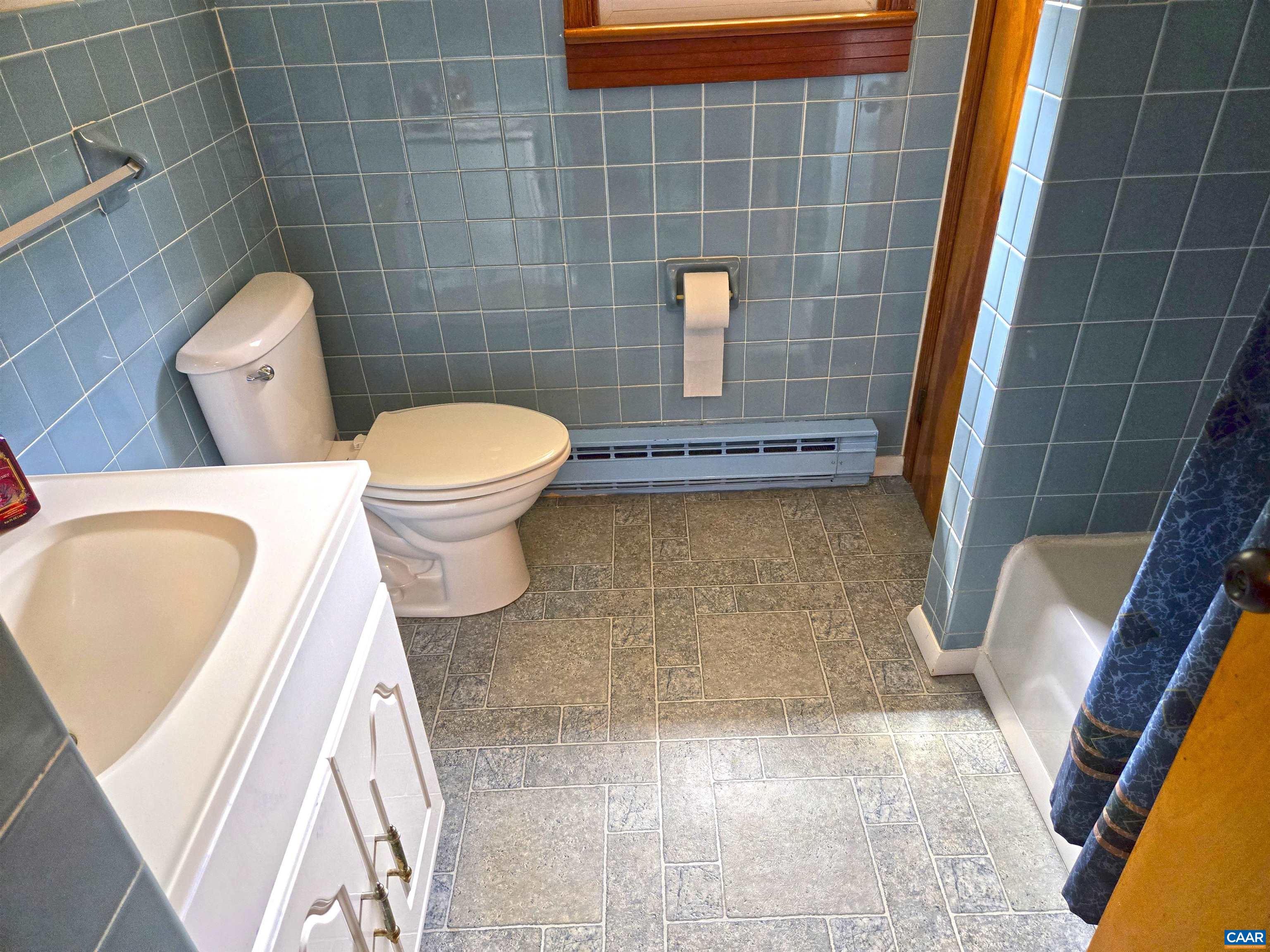 5390 Buffalo Road Dillwyn, VA 23936 - Photo 8 of 22 a bathroom with a sink and a toilet