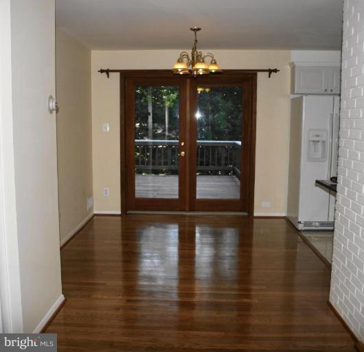 7526 Murillo Street Springfield, VA 22151 - Photo 4 of 8 Dining room