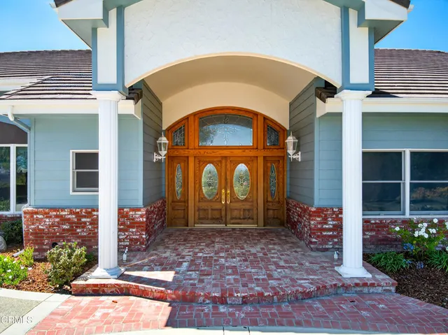 a view of an entryway