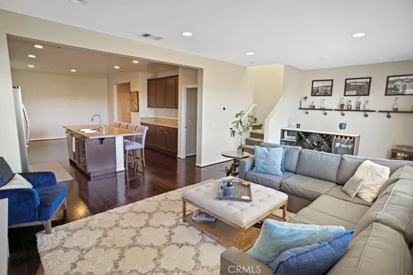 $4,195 | 19845 Via Kalban, Newhall, CA 91321