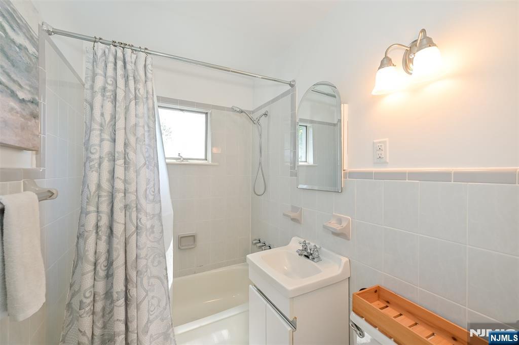 64 Ridge Avenue Park Ridge, NJ 07656 - Photo 24 of 32