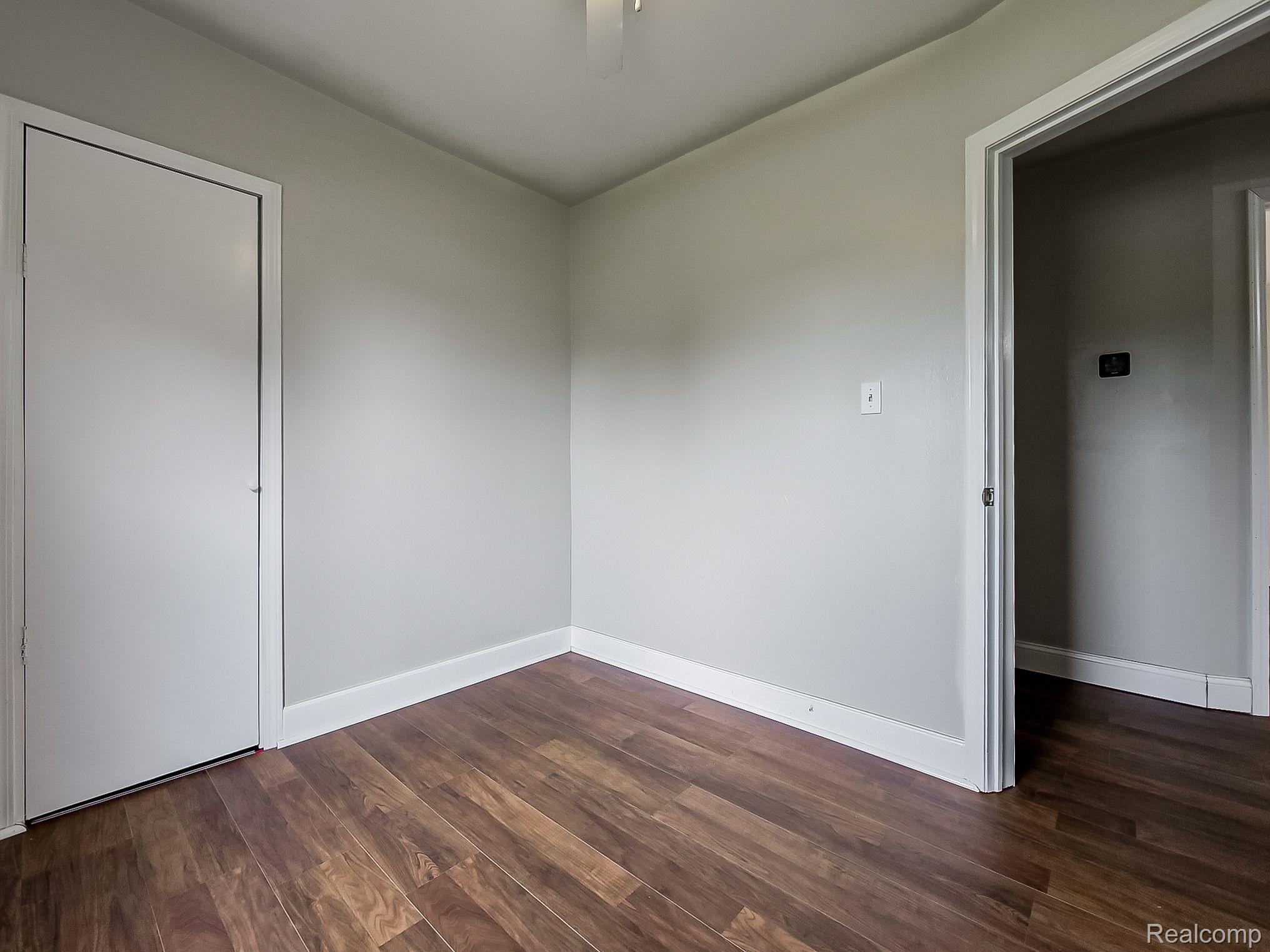 44120 Utica Road Utica, MI 48317 - Photo 13 of 23 Gallery Image 13