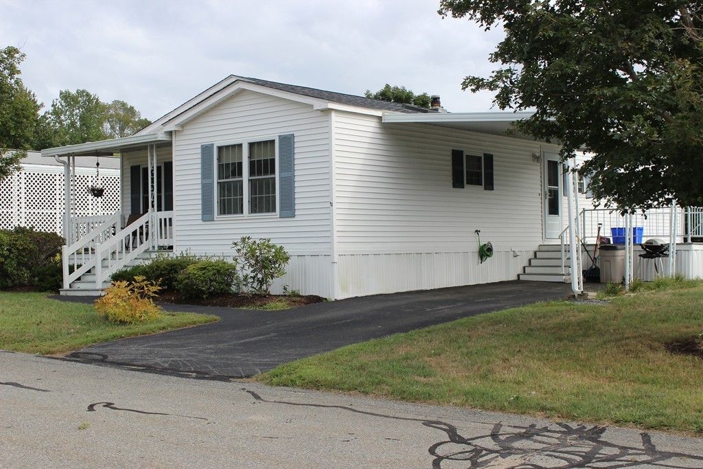 12 Minute Man Road Taunton, MA 02780 - Photo 2 of 18 Gallery Image 2