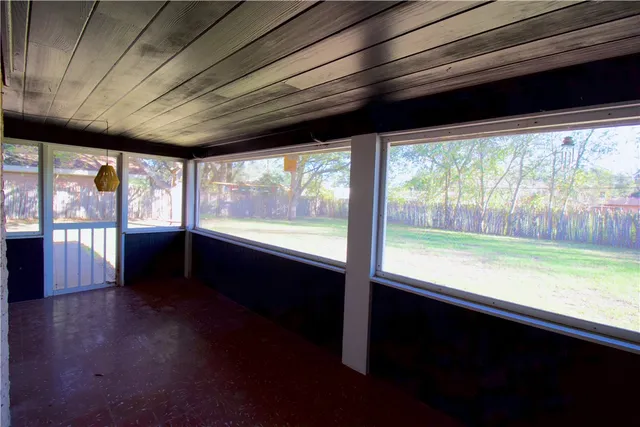 $274,900 | 902 East Inez Street, Beeville, TX 78102