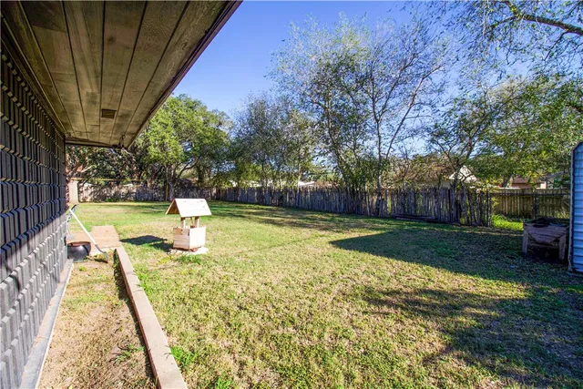 $274,900 | 902 East Inez Street, Beeville, TX 78102