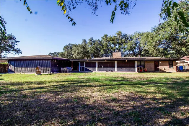 $274,900 | 902 East Inez Street, Beeville, TX 78102