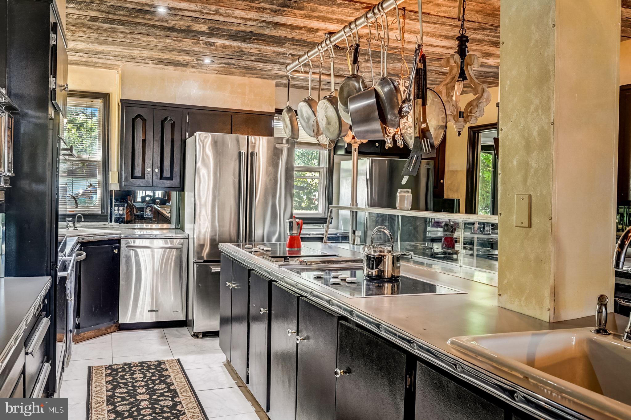 2 Walnut Street Beverly, NJ 08010 - Photo 21 of 95