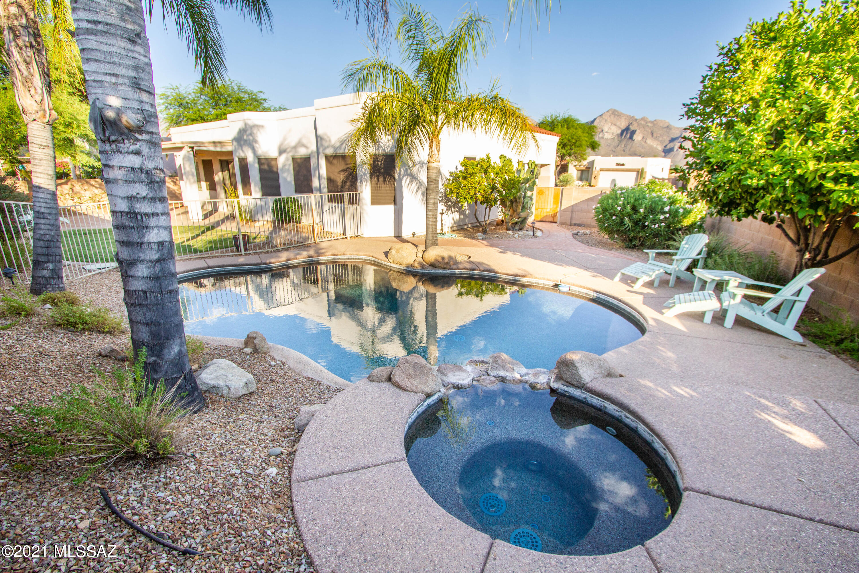 406 West Ridge Peak Road Tucson, AZ 85737 - Photo 3 of 28 Gallery Image 3