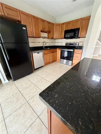 $2,400 | 18122 Lembrecht Way, Tampa, FL 33647