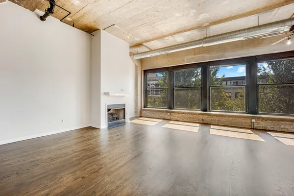 $399,999 | 1000 West 15th Street, Unit 331, Chicago, IL 60608