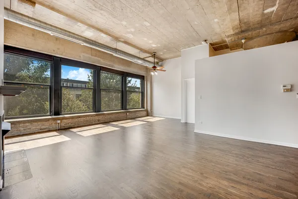 $399,999 | 1000 West 15th Street, Unit 331, Chicago, IL 60608