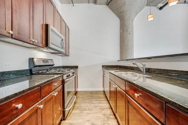 $399,999 | 1000 West 15th Street, Unit 331, Chicago, IL 60608