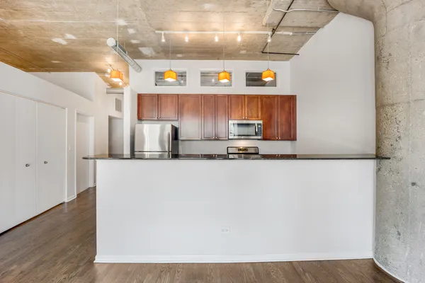 $399,999 | 1000 West 15th Street, Unit 331, Chicago, IL 60608
