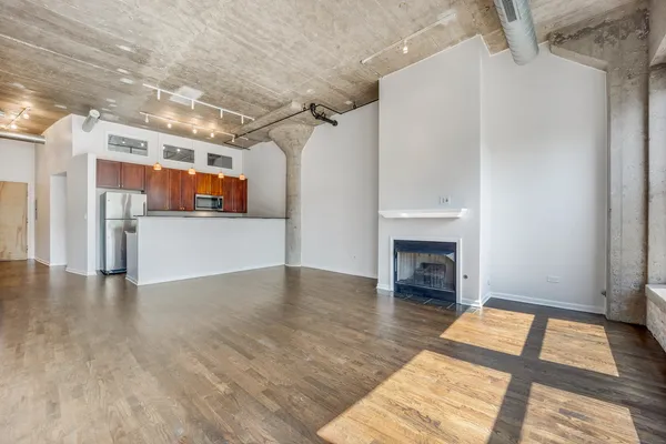 $399,999 | 1000 West 15th Street, Unit 331, Chicago, IL 60608