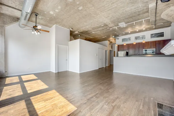 $399,999 | 1000 West 15th Street, Unit 331, Chicago, IL 60608