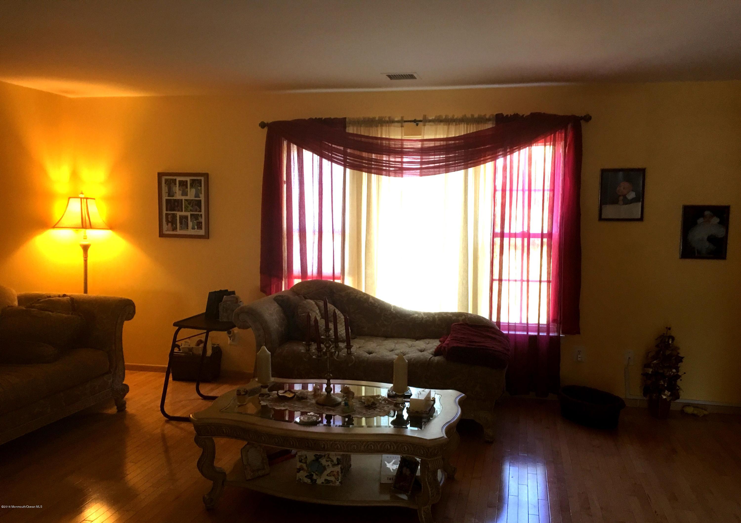 60 County Road, Unit 50 Cliffwood, NJ 07721 - Photo 3 of 14 i 50 living room
