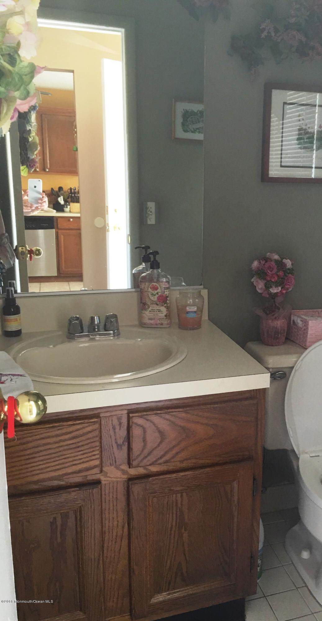 60 County Road, Unit 50 Cliffwood, NJ 07721 - Photo 5 of 14 i 50 half bath