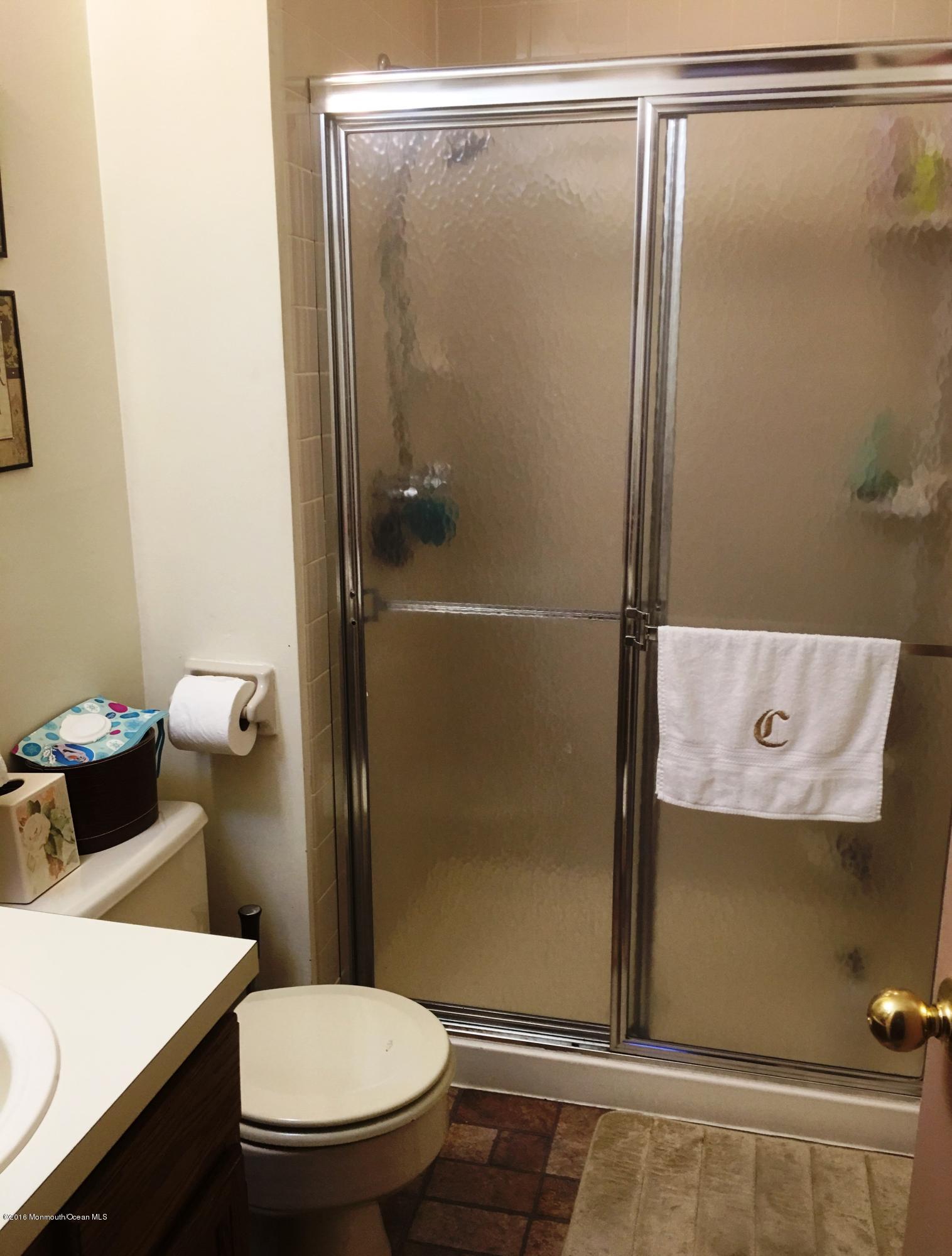 60 County Road, Unit 50 Cliffwood, NJ 07721 - Photo 10 of 14 i 50 bath