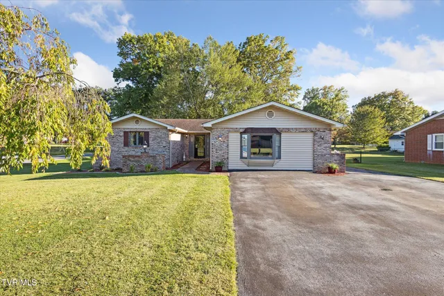 $315,000 | 876 Edgemont N Street Northeast, Abingdon, VA 24210