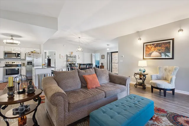 $315,000 | 876 Edgemont N Street Northeast, Abingdon, VA 24210