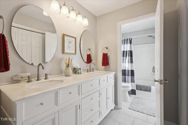 $315,000 | 876 Edgemont N Street Northeast, Abingdon, VA 24210