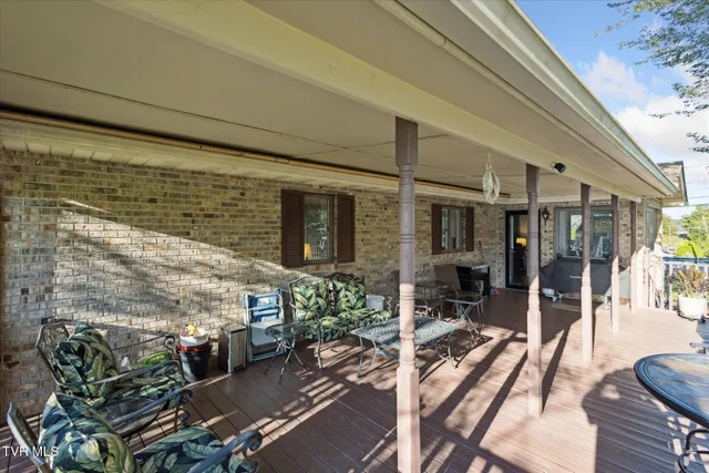 $315,000 | 876 Edgemont N Street Northeast, Abingdon, VA 24210