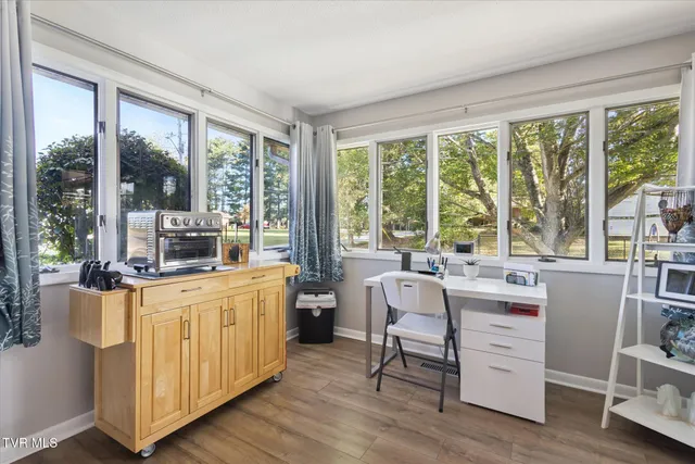 $315,000 | 876 Edgemont N Street Northeast, Abingdon, VA 24210