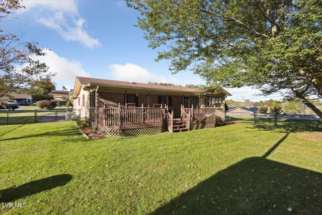 $315,000 | 876 Edgemont N Street Northeast, Abingdon, VA 24210