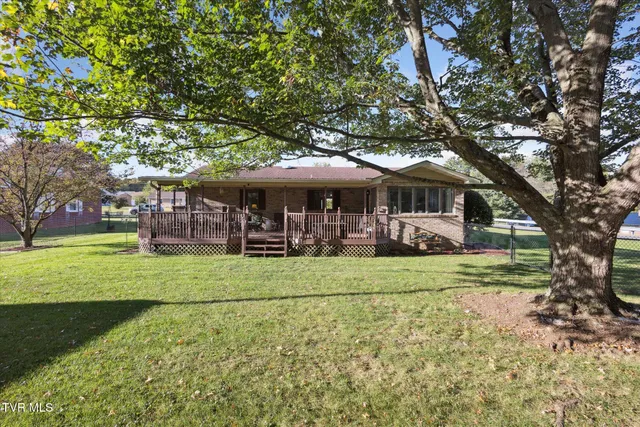 $315,000 | 876 Edgemont N Street Northeast, Abingdon, VA 24210