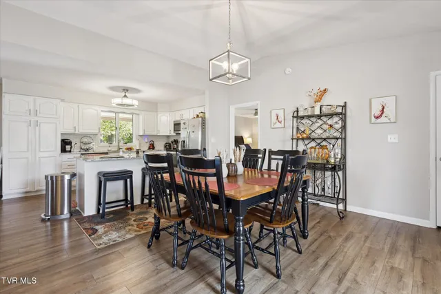 $315,000 | 876 Edgemont N Street Northeast, Abingdon, VA 24210