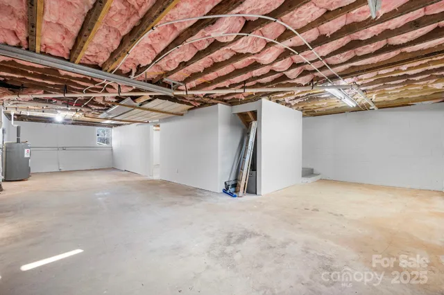 $279,000 | 4647 16th Street Northeast, Hickory, NC 28601