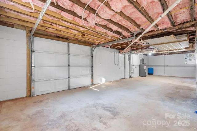 $279,000 | 4647 16th Street Northeast, Hickory, NC 28601