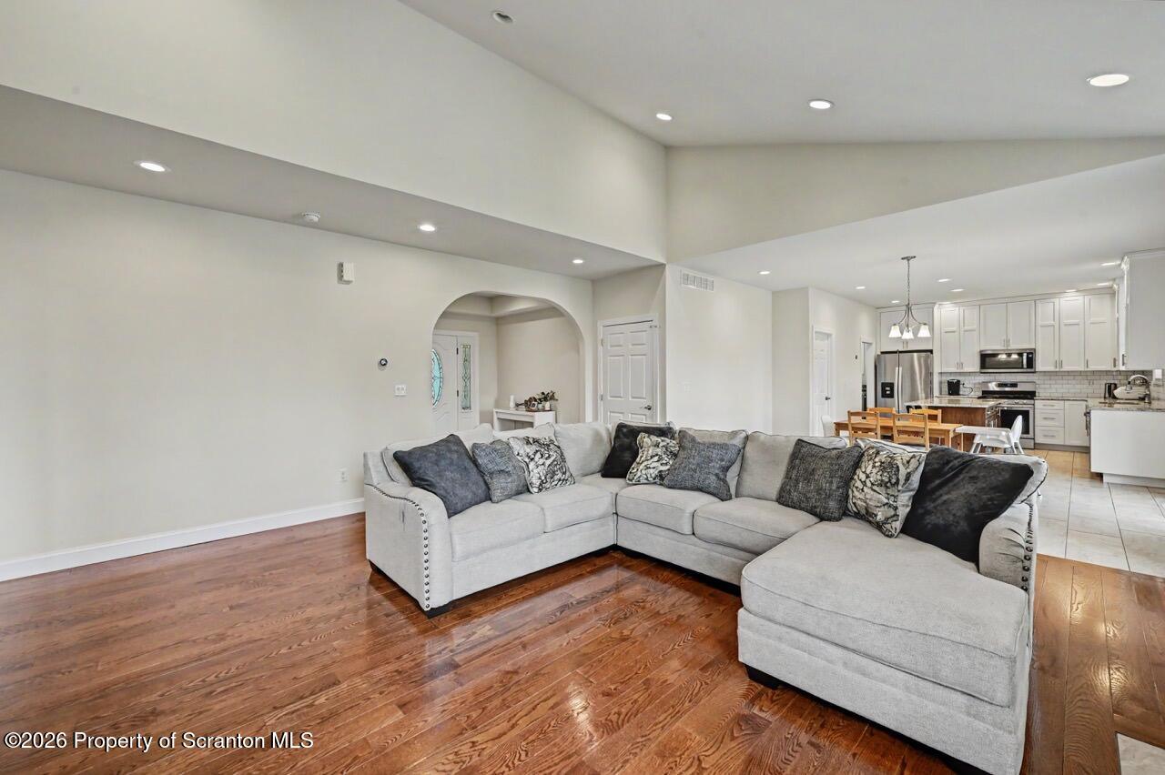 120 Kimberly Circle Clarks Summit, PA 18411 - Photo 6 of 45 120 Kimberly Cir 12 Large