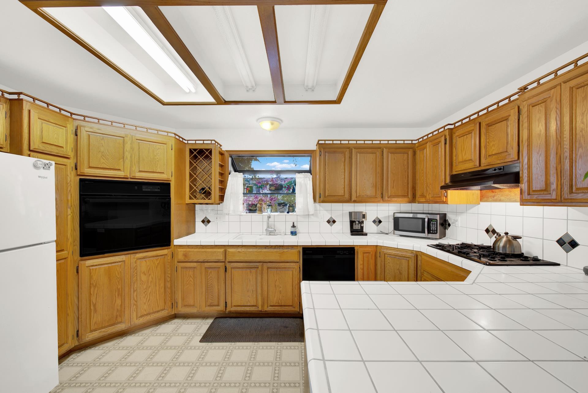 9885 Ashurst Street Proberta, CA 96078 - Photo 23 of 58