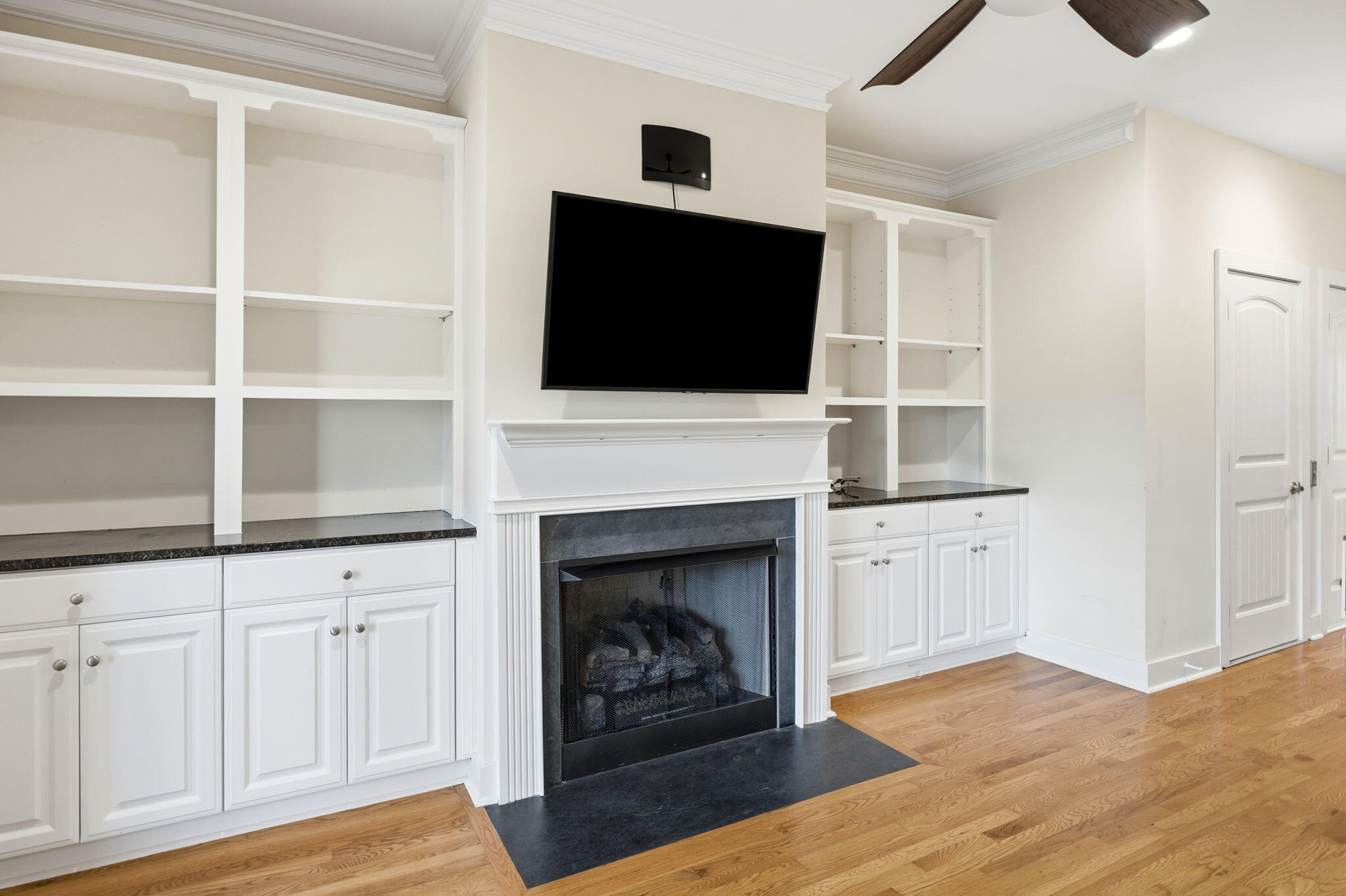 1601 Hopeman Lane Mount Pleasant, SC 29466 - Photo 10 of 43 12-web-or-mls-470A8260