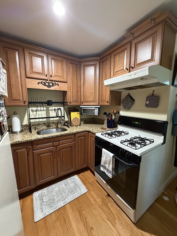 57 R Sumner Street, Unit J Boston, MA 02125 - Photo 1 of 10