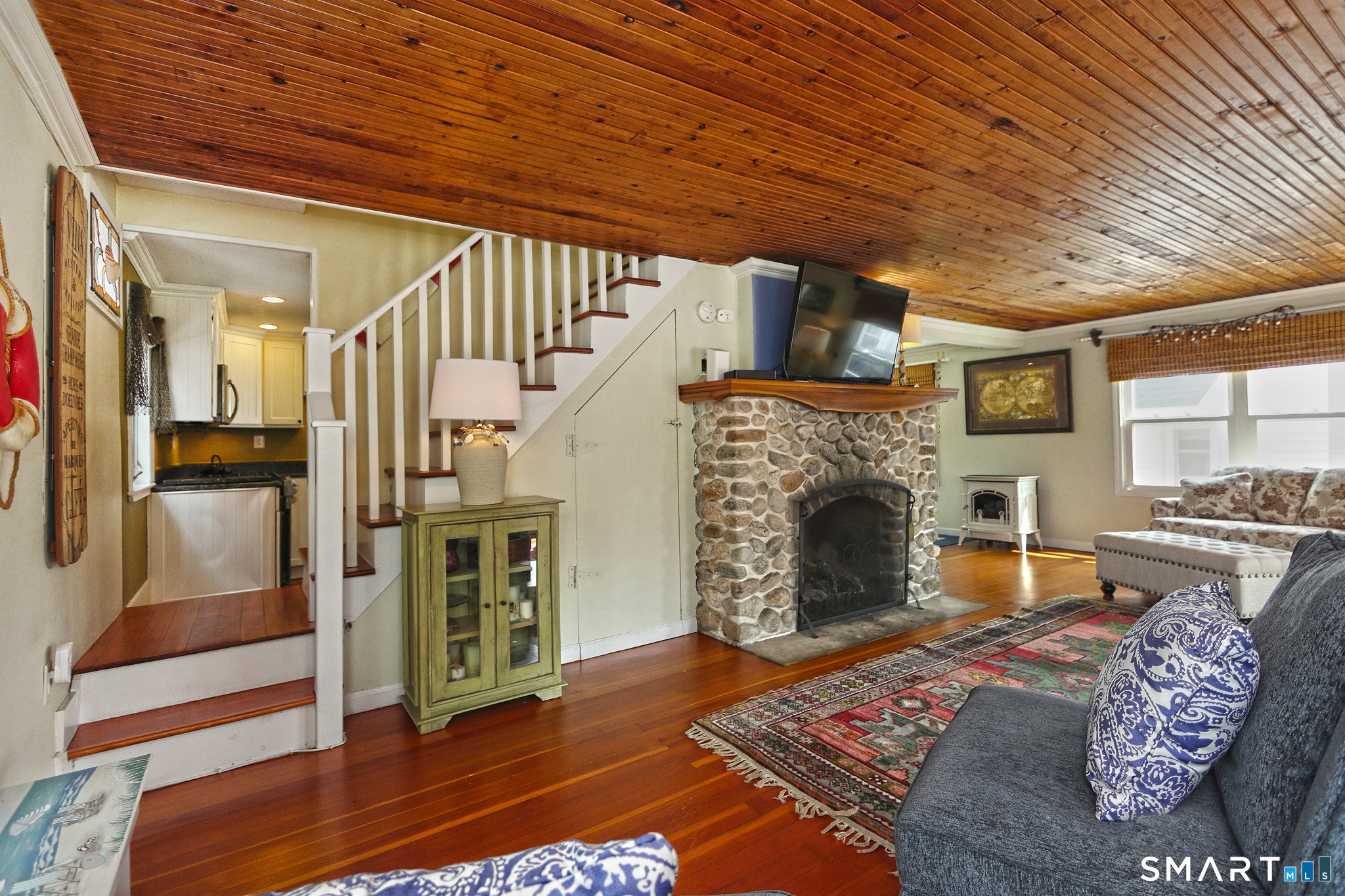 13 Billows Road Old Saybrook, CT 06475 - Photo 8 of 34 Living room