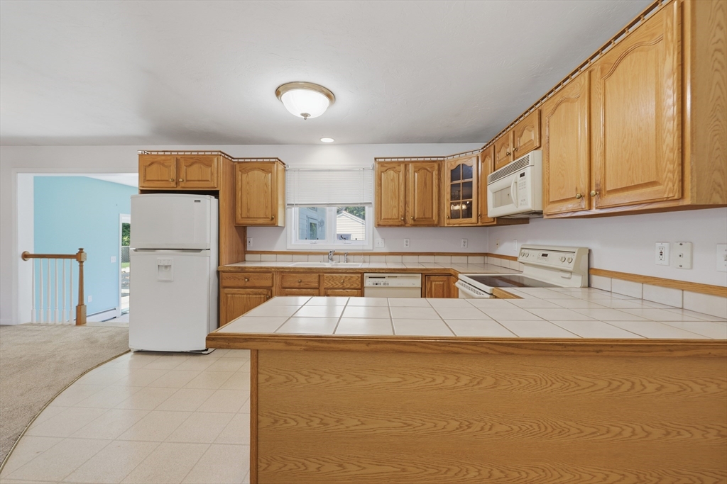 30 Jesse Road Dudley, MA 01571 - Photo 3 of 18