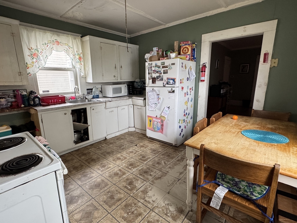 40 Freeman Street Framingham, MA 01702 - Photo 15 of 34